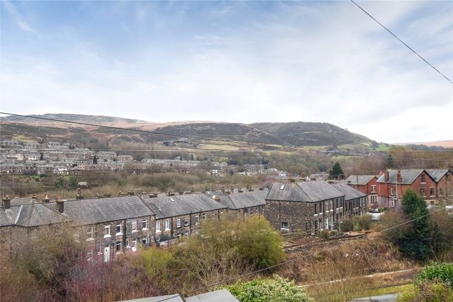 10, Plains, Huddersfield photo 4