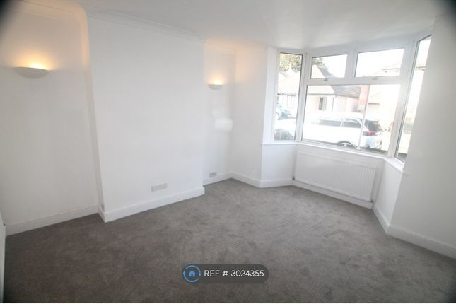 3-bed semi-detached on Wordsworth Road, Kettering, £1,100/mo