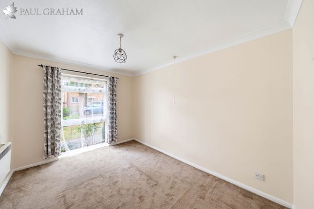 Flat 3, 15, Brambledown Road, South Wallington photo 4