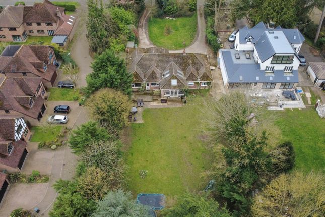 25 Fawkham Avenue, Longfield, Kent photo 4