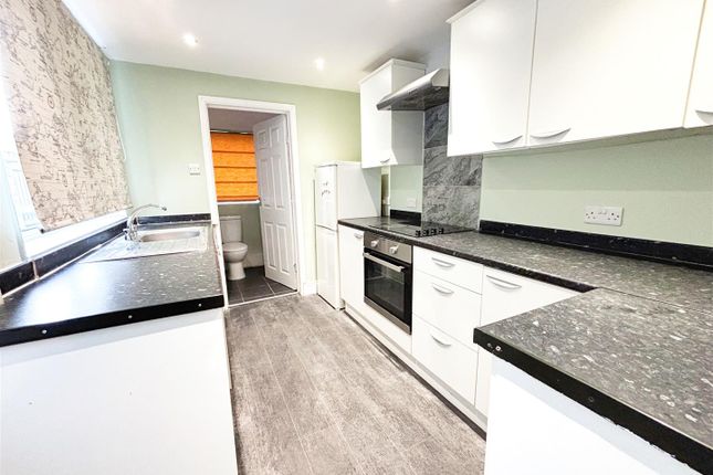 77, Harold Street, Grimsby photo 2