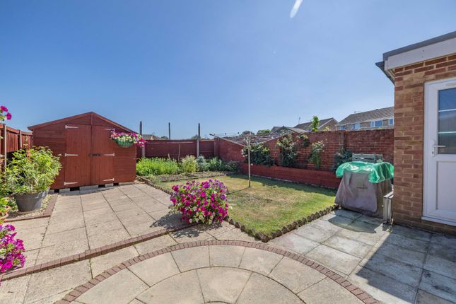 158, Field Avenue, Kent photo 4