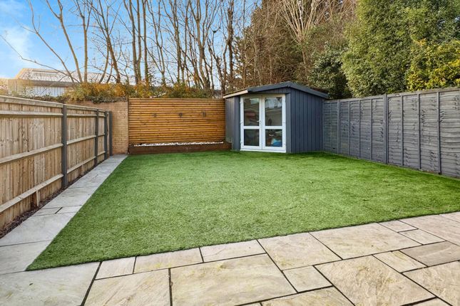 1, Stafford Close, Reading photo 4
