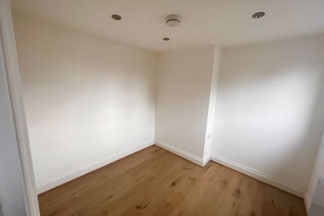 19A, Lowden Road, London photo 4