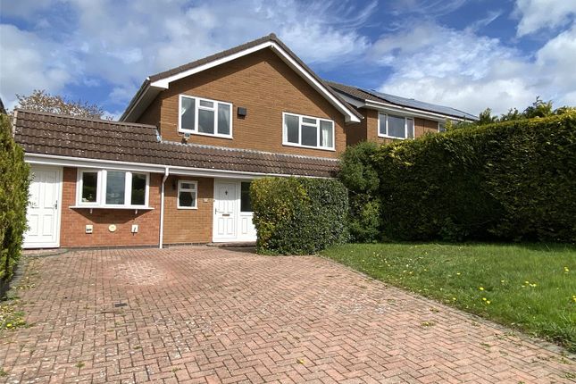 4-bed house on 16, Stokesay Way, Telford, £300,000