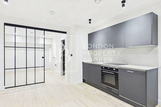 Apartment 10 Manhattan Apartments 26, Clifford Road, London photo 2
