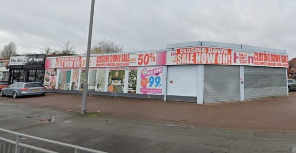 Retail premises to let in Cannock Road, Wolverhampton