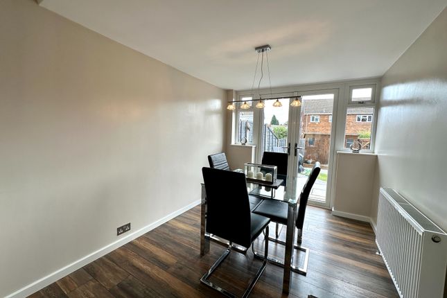 7, Hazel Road, Tipton photo 4