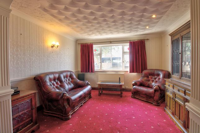 9, Aldis Avenue, Stowmarket photo 4