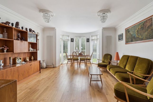 3, Knights Green, Chorleywood photo 2