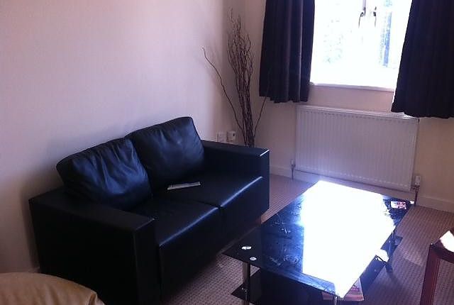 15b, Ripstone Gardens, Southampton photo 2