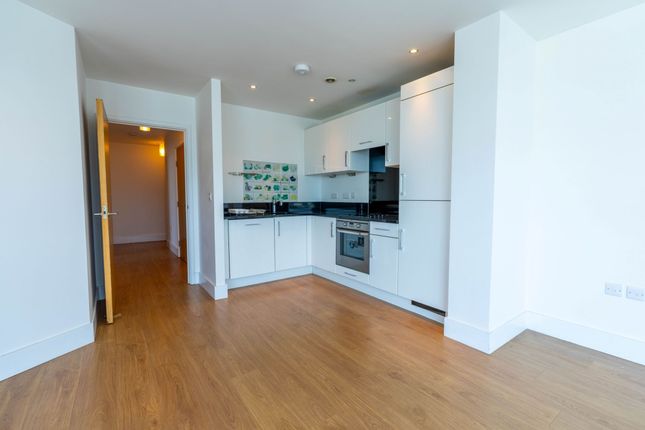 Apt 38, Marina Point West Chatham Quays Dock Head Road, Chatham photo 4