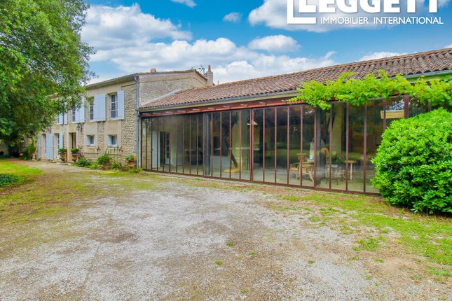 Villa for sale in L Houmeau, Charente-Maritime, Nouvelle-Aquitaine