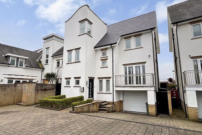 Town house for sale in Grosvenor Gardens, Birkdale, Southport