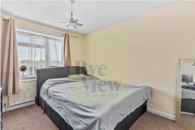 168, Deeds Grove, High Wycombe photo 4