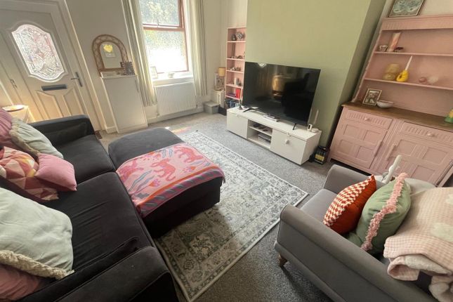 53, Knowl Street, Stalybridge photo 3