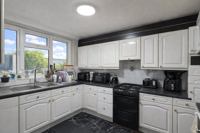 125, Nield Road, Hayes photo 4