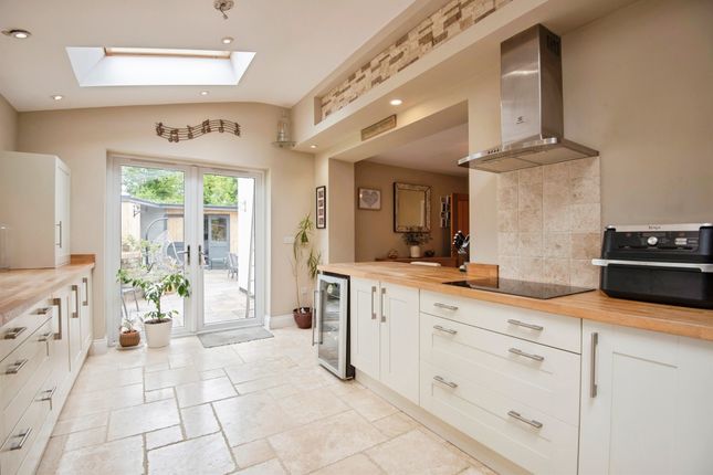 24, Stake Piece Road, Royston photo 4