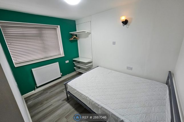 F Ferry Road, Cardiff photo 3