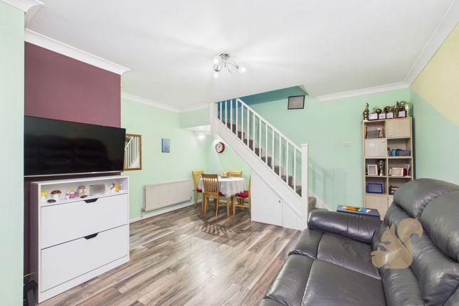3 Holliwell Close, Colchester photo 3