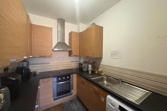 Room 5, Leicester photo 4