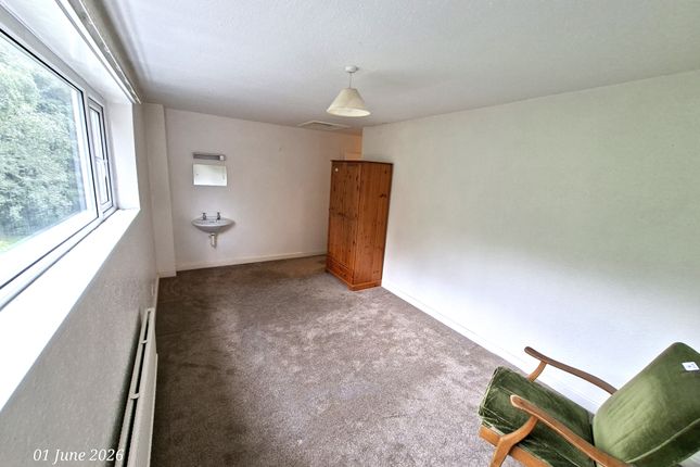 The Vicarage, Churchfield Street, Batley photo 5