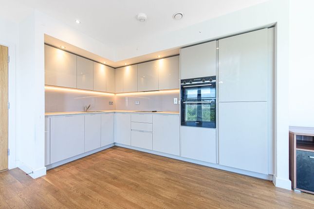 Hoy Close, Colindale photo 4