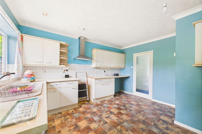 1 Rectory Close, Great Yarmouth photo 3