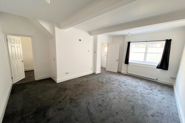 Newly Refurbished Three Bedroom House