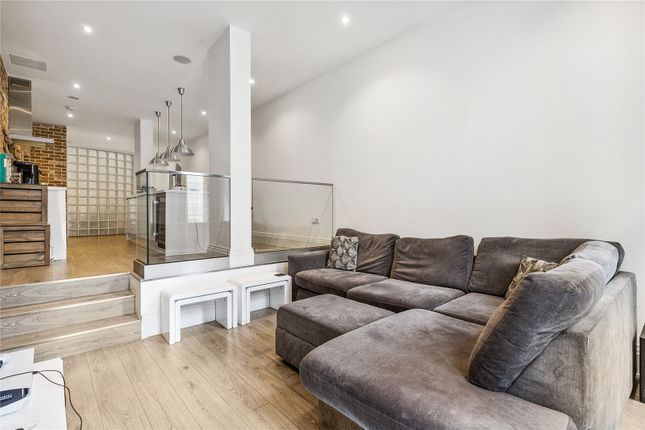 Flat for sale in Hardwicks Square, London