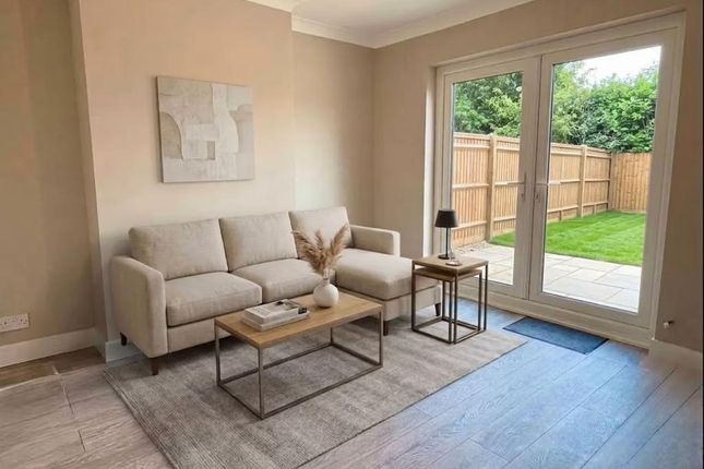 39, Saxville Road, Orpington photo 3