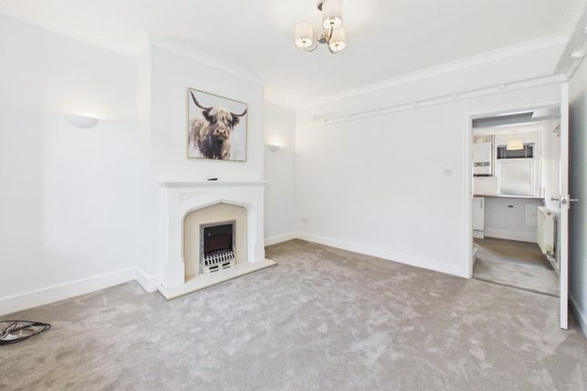 10, Victoria Street, West Yorkshire photo 2