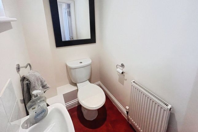 Pbox-Bathroom-330676.Jpg