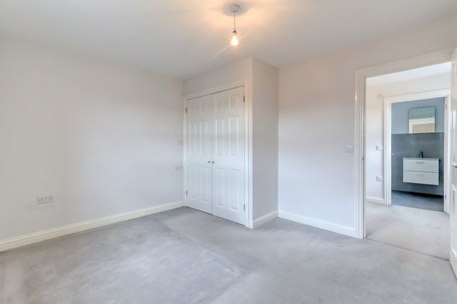 Flat 3, Kelvin House,, Totteridge Avenue, Buckinghamshire photo 4