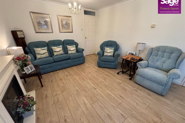 176, Chester Close, Pontypool photo 4