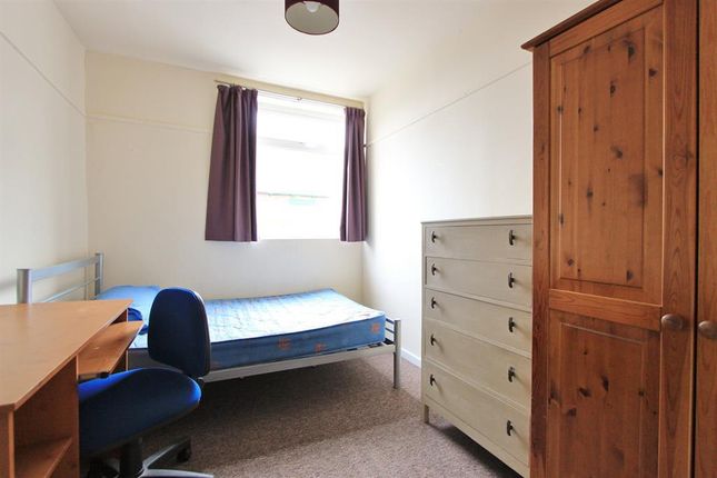 17, Warwick Terrace, Sheffield photo 4