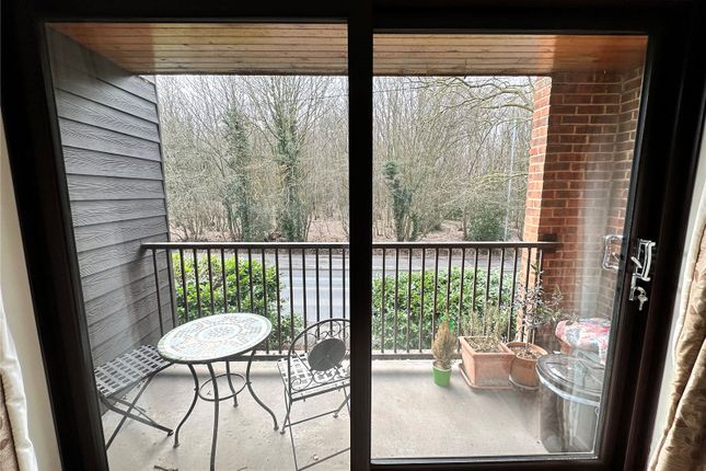 10 Darlington Court,, Broomwood Gardens, Brentwood photo 3