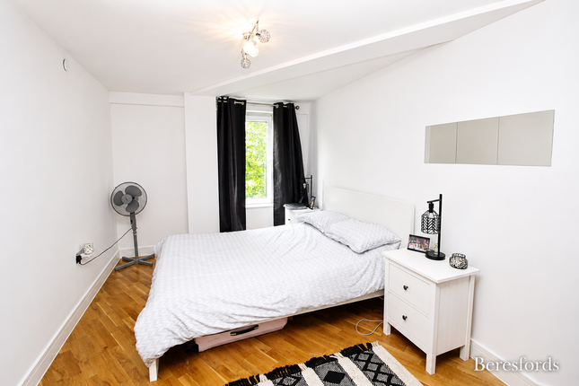 Flat 5, Crownage House,, Radford Way, Billericay photo 4