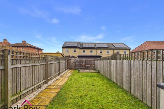3, Hengist Vale, Leeds photo 4