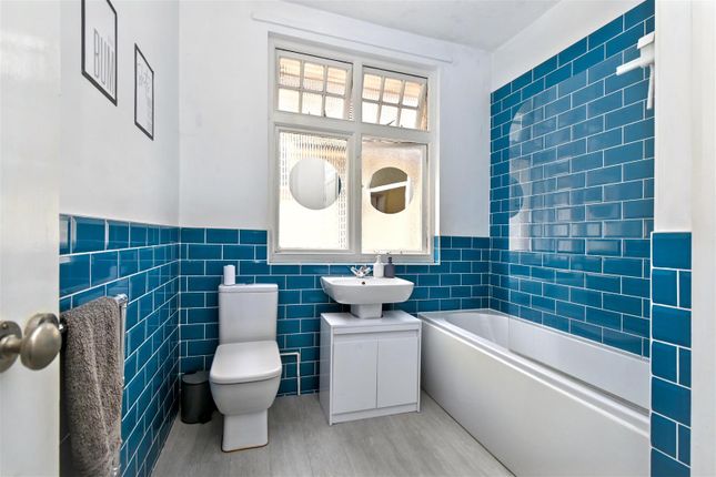 Flat 2, 29, The Goffs, Eastbourne photo 4
