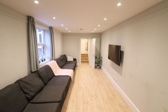Thumbnail Property to rent in Victoria Road South, Southsea