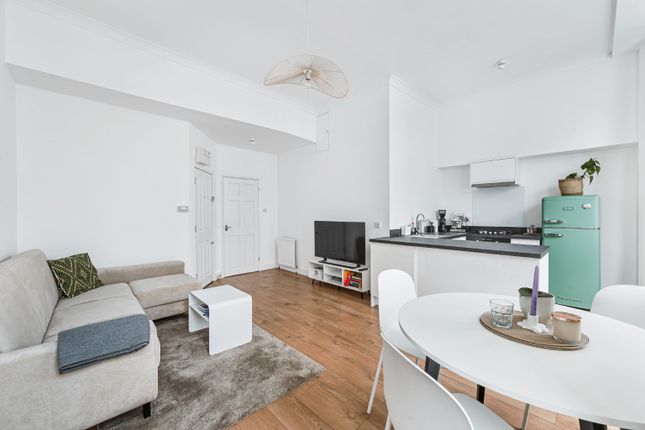29 Comeragh Road, Greater London photo 3