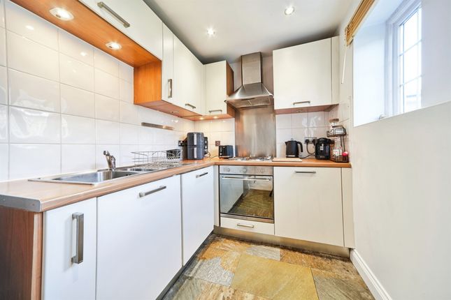 3, Escroft Court, 1, Clifford Drive, Ilkley photo 3