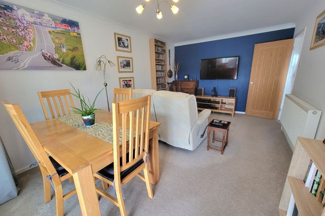 29, Leggatt Drive, Bramford, Ipswich, Suffolk, IP8  photo 3