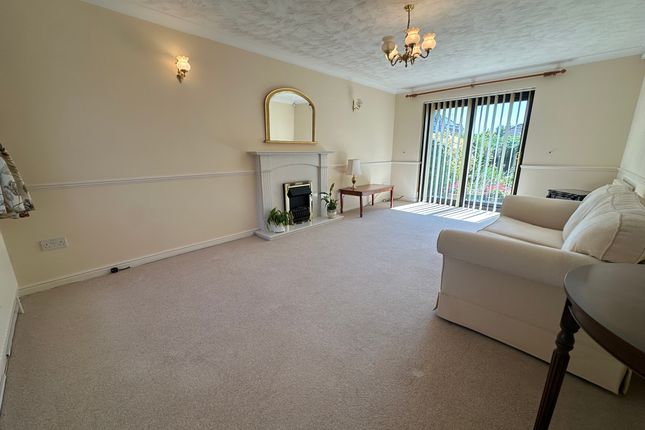 11 Eliot Way, Stowmarket photo 2