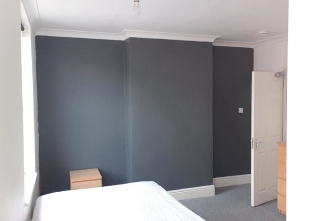 Thumbnail Room to rent in Newcastle Avenue, Worksop