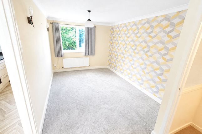 18, Herondale, Cannock photo 2