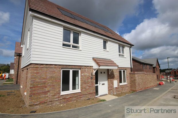 Detached house to rent in Highfield Drive, Hurstpierpoint, Hassocks