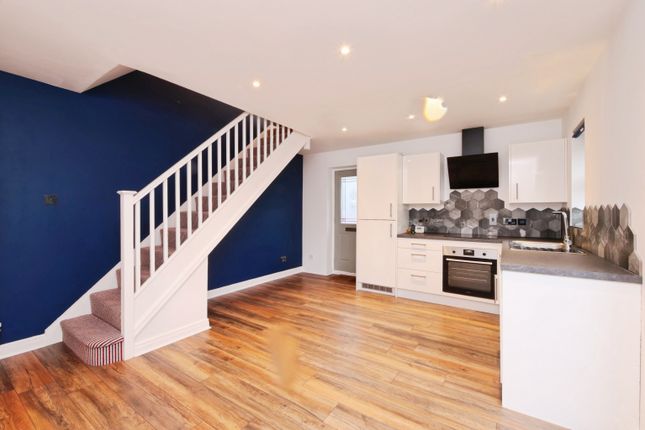 16, St. James Close, York photo 2
