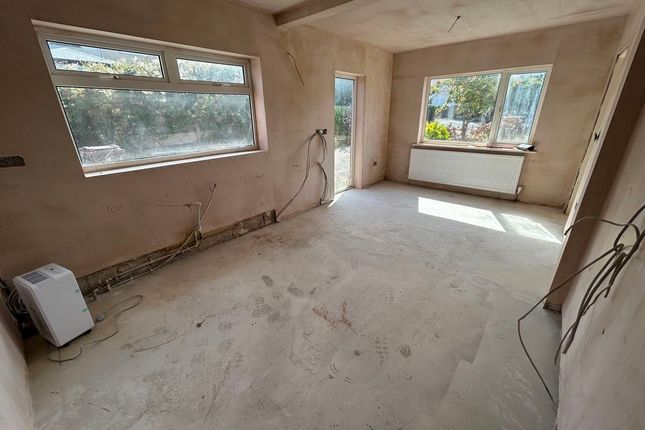 19, Dinerth Avenue, Colwyn Bay photo 4
